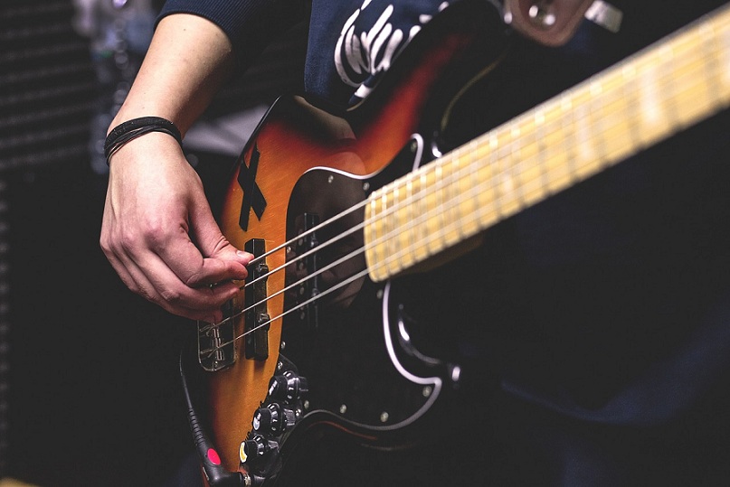 How to Become a Skilled Guitarist