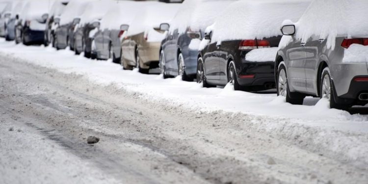Car Outside in Winter: How to Protect Your Car from Snow