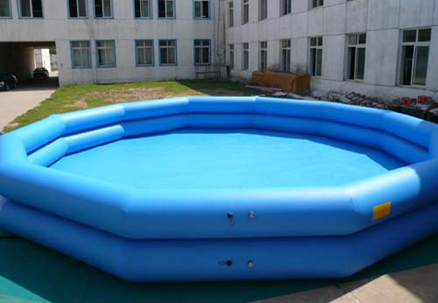 Inflatable swimming pools