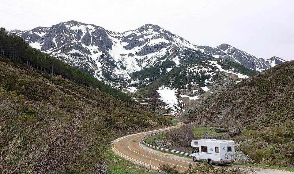How to Save Money When Traveling in an RV