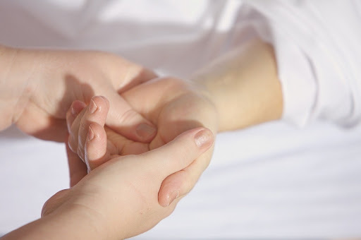Is my Wrist Injured? Signs and Symptoms of a Hand & Wrist Injury