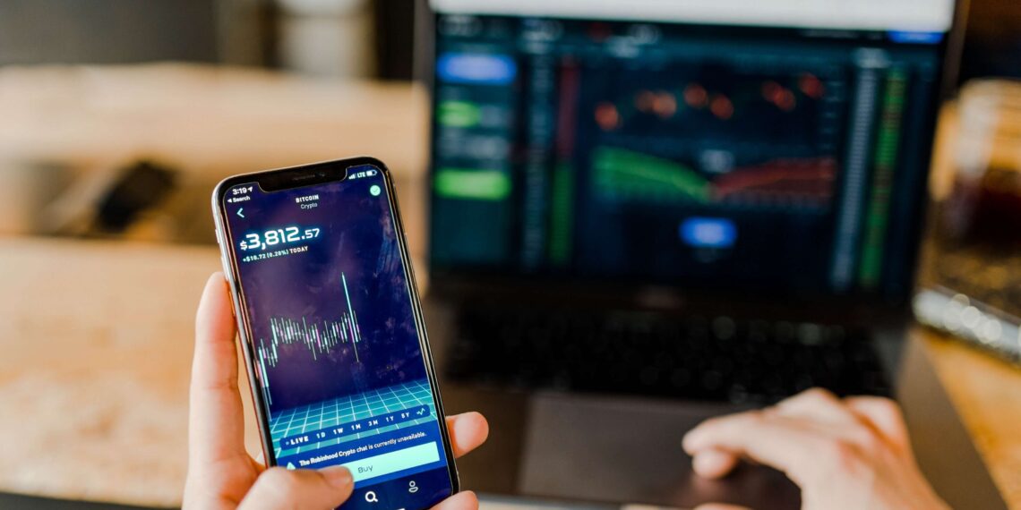 3 Popular Investment Apps Available Today