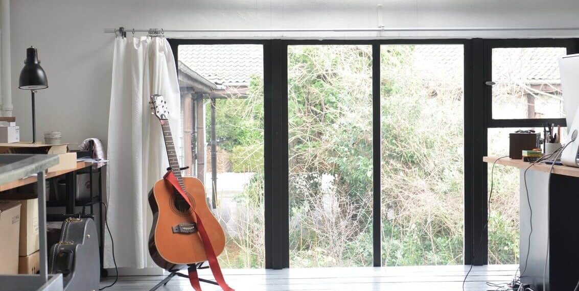 Tips to improve room acoustics