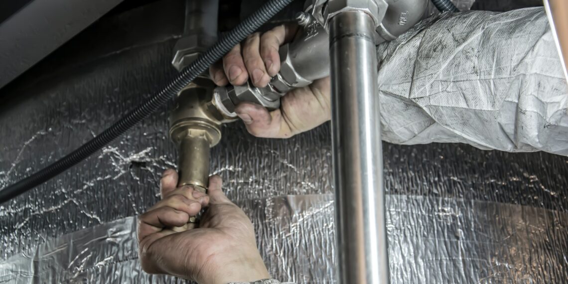 4 Reasons Why a Business Office Needs to Call a Plumber