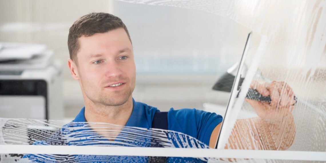 7 Tips for Starting a Window Cleaning Business