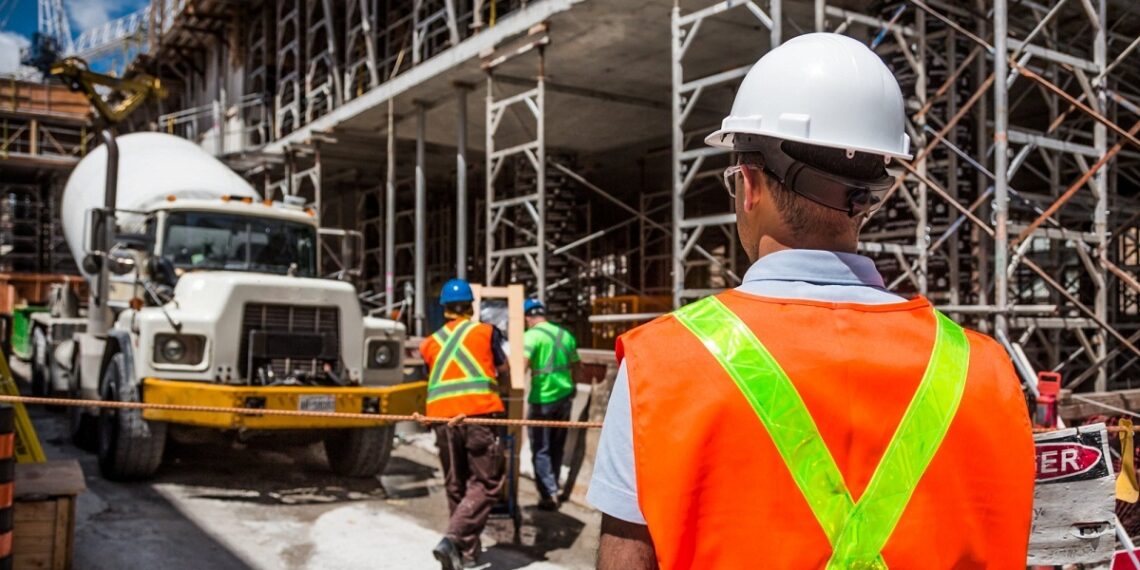 The Guide That Makes Improving Construction Site Safety Simple