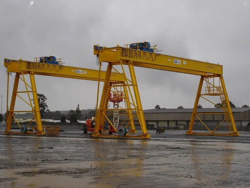 Cranes Help Construction Projects Run Smoothly