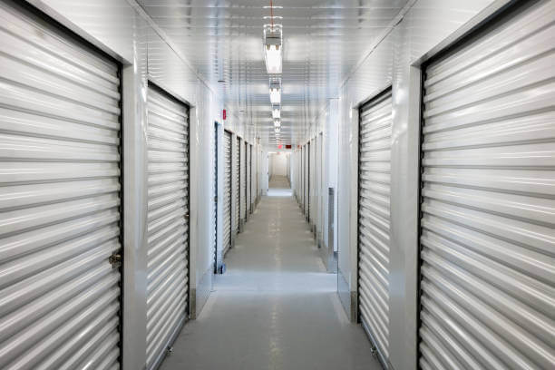 Storage Units vs. Storage Lockers