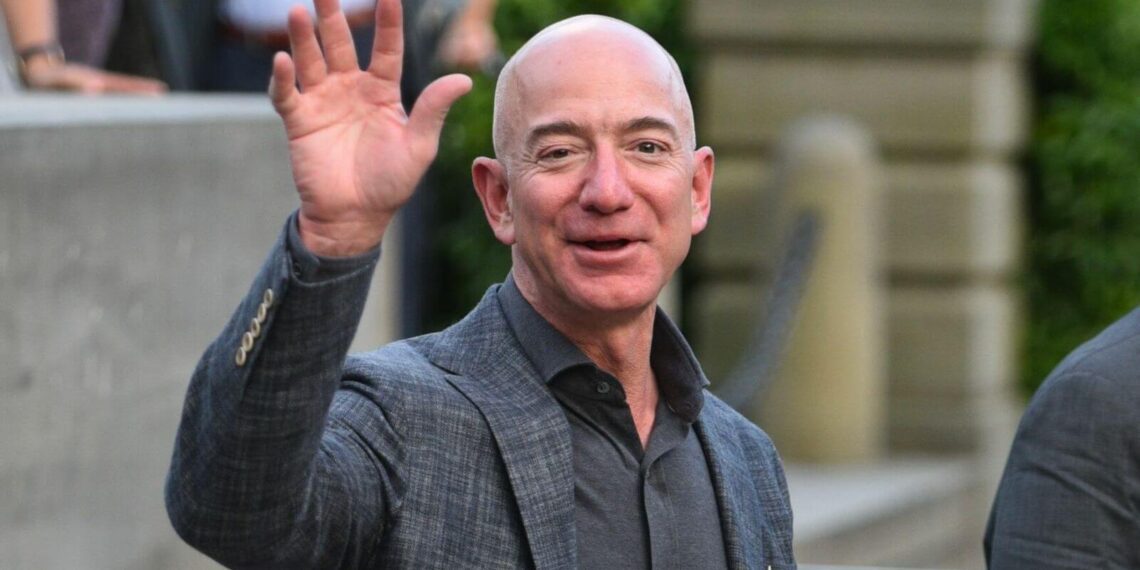 What Is Wrong With Jeff Bezo's Eye