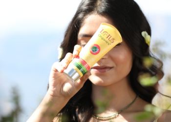 Say_Goodbye_to_Tan_Lines_Exploring_Sun_Tan_Removal_Cream_Solutions