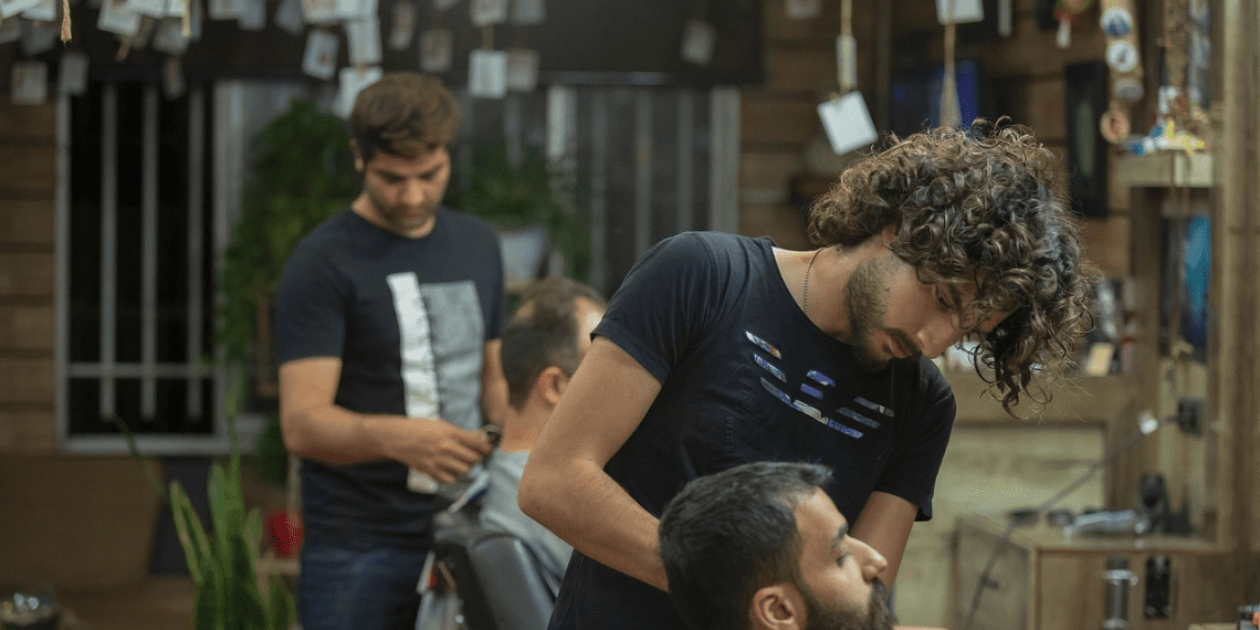 What Are the Benefits of Going to a Traditional Barber Shop