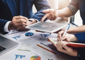 How Financial Advisors Shape Your Long-Term Wealth