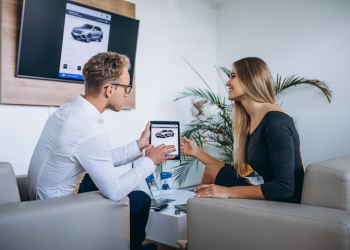 Fuel Efficiency Tips for Travelers Driving From Findlay