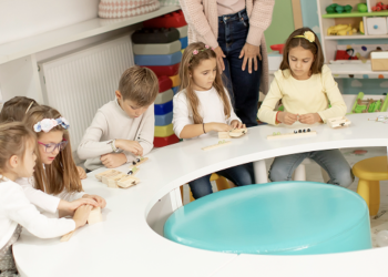 6 Differences Between Bilingual Preschools and Infant Care in Singapore
