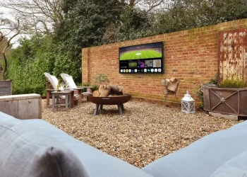 What Makes the Best Outdoor TV for Students?