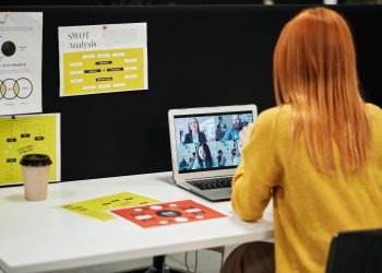 How to Collaborate Effectively Across Different Schedules