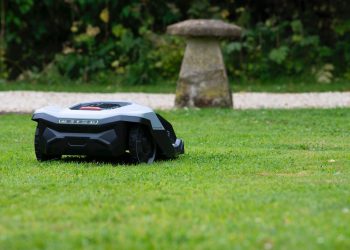 Smart Lawn Care Systems: Where a Robotic Lawn Mower Fits in the Connected Home