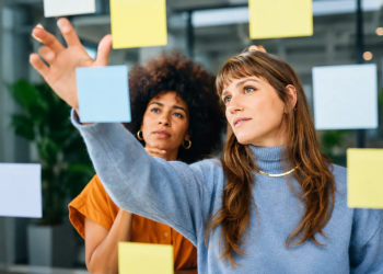 How Entrepreneurs Can Spot Red Flags Before Hiring a Salesforce Consultant