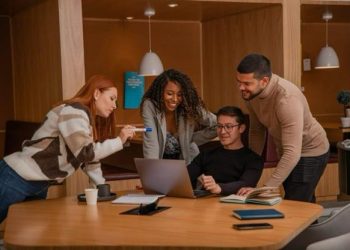 Raman Bhaumik Shares Practical Ways to Improve Team Collaboration