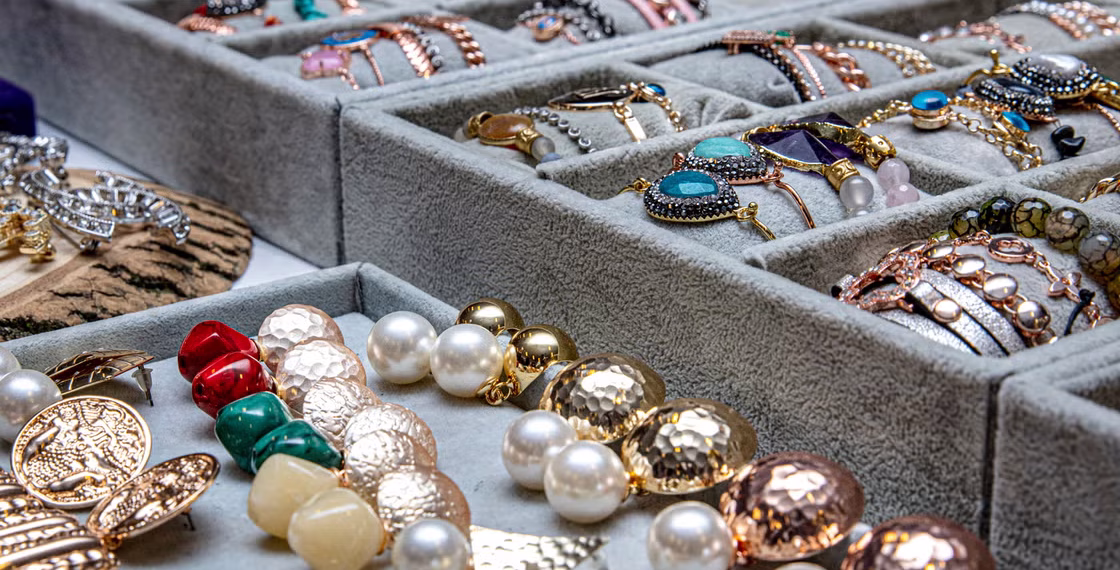 Sell Jewelry Near Me or Online: Which Option Pays More?