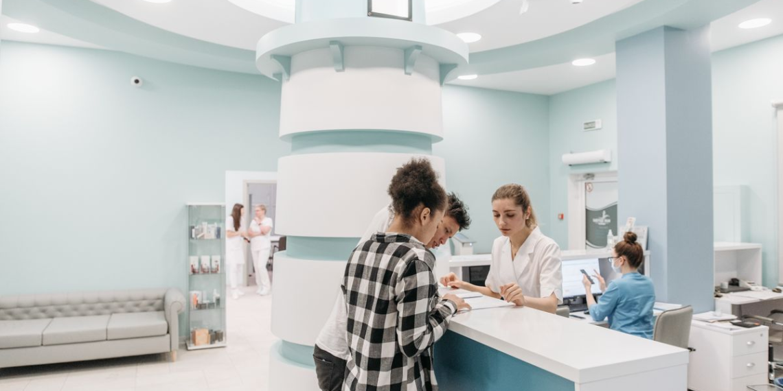 How AI Patient Scheduling Can Reduce No-Shows and Front Desk Pressure